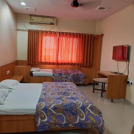 Sharan Hotel Shirdi Zewnętrze zdjęcie